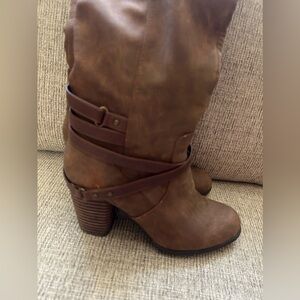 Size 9 brown boots